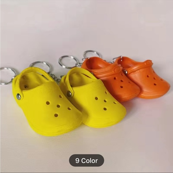 Cute charms keychains colorful assorted mini crocs key ring and clip attached - Picture 2 of 6